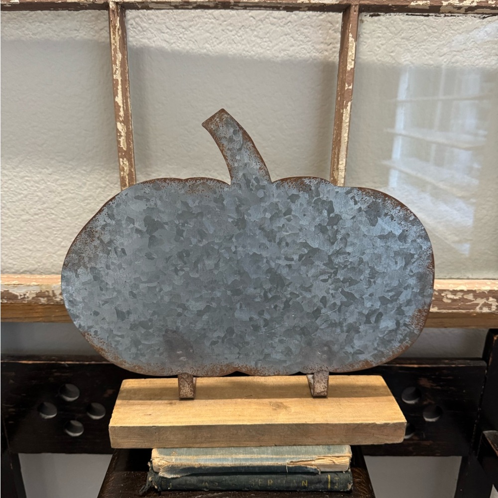 Rustic Metal Pumpkin Decor